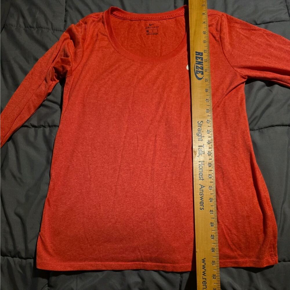 Womens Medium Nike Dri-Fit Long Sleeve Shirt Coral